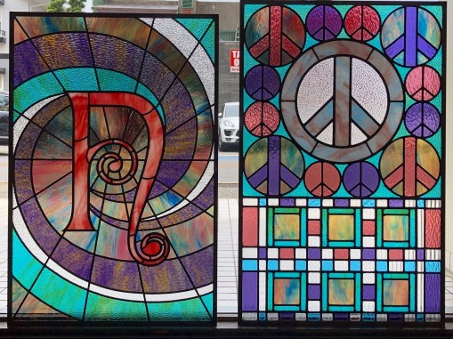 ユニコーンと百合の紋章(エンブレム) ヴィンテージ ステンドグラス