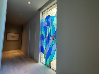 (213)大阪府藤井寺市Ｈ様邸 ホール＆廊下 はめ殺し窓(大型の為２枚連結) 施工前後比較写真 目隠し対策 アーネストホーム