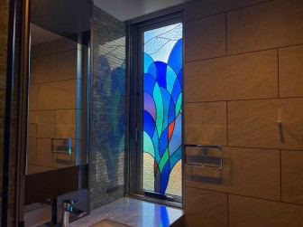 (214)大阪府藤井寺市Ｈ様邸 洗面所＆浴室 たて滑り出し窓(LOW-Eペアガラス内蔵) 施工前後比較写真 目隠し対策 アーネストホーム