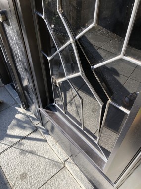 破損して処分されたステンドグラス