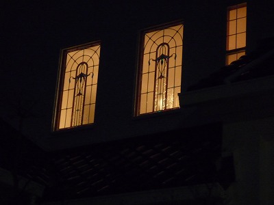 夜間も外からキレイに見えます